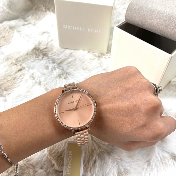 NWT authentic MK rosegold tone pave rim watch - Picture 3 of 8